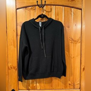 Zuda soft hooded pullover